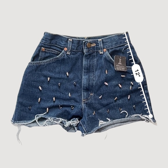 NWT 🗡️ spiked URBAN RENEWAL remade vintage LEE spike stud denim shorts. XS - Picture 13 of 14
